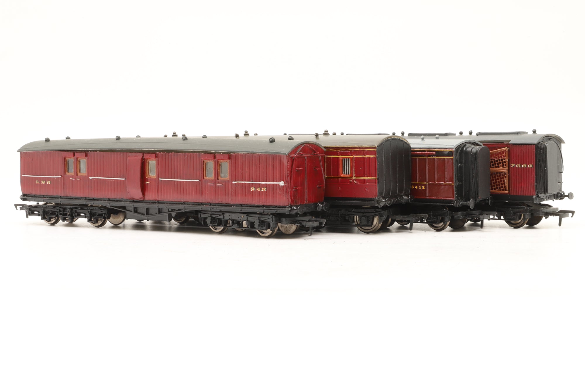 Ratio OO LMS Highland Coaches Plastic Kits LMS/ Royal Mail Crimson
