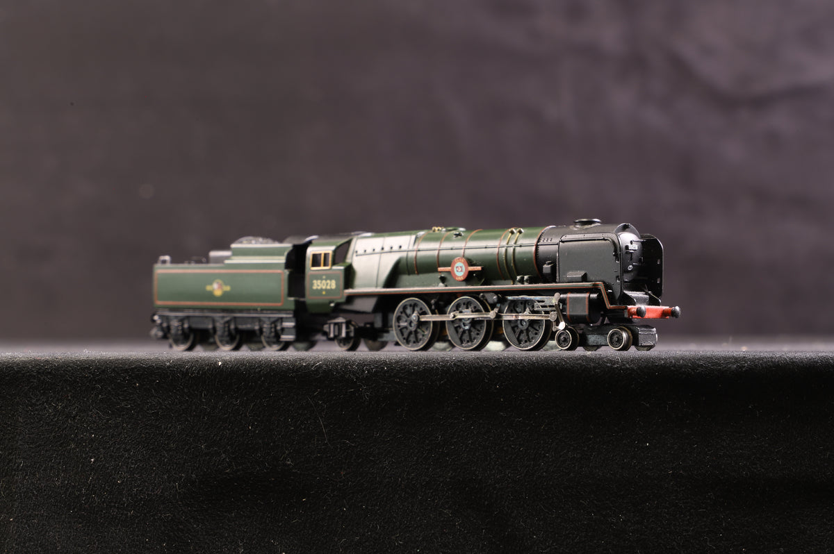 Graham Farish 372-302 Merchant Navy Class &#39;35028&#39; &#39;Clan Line&#39; BR Lined Green Late Crest