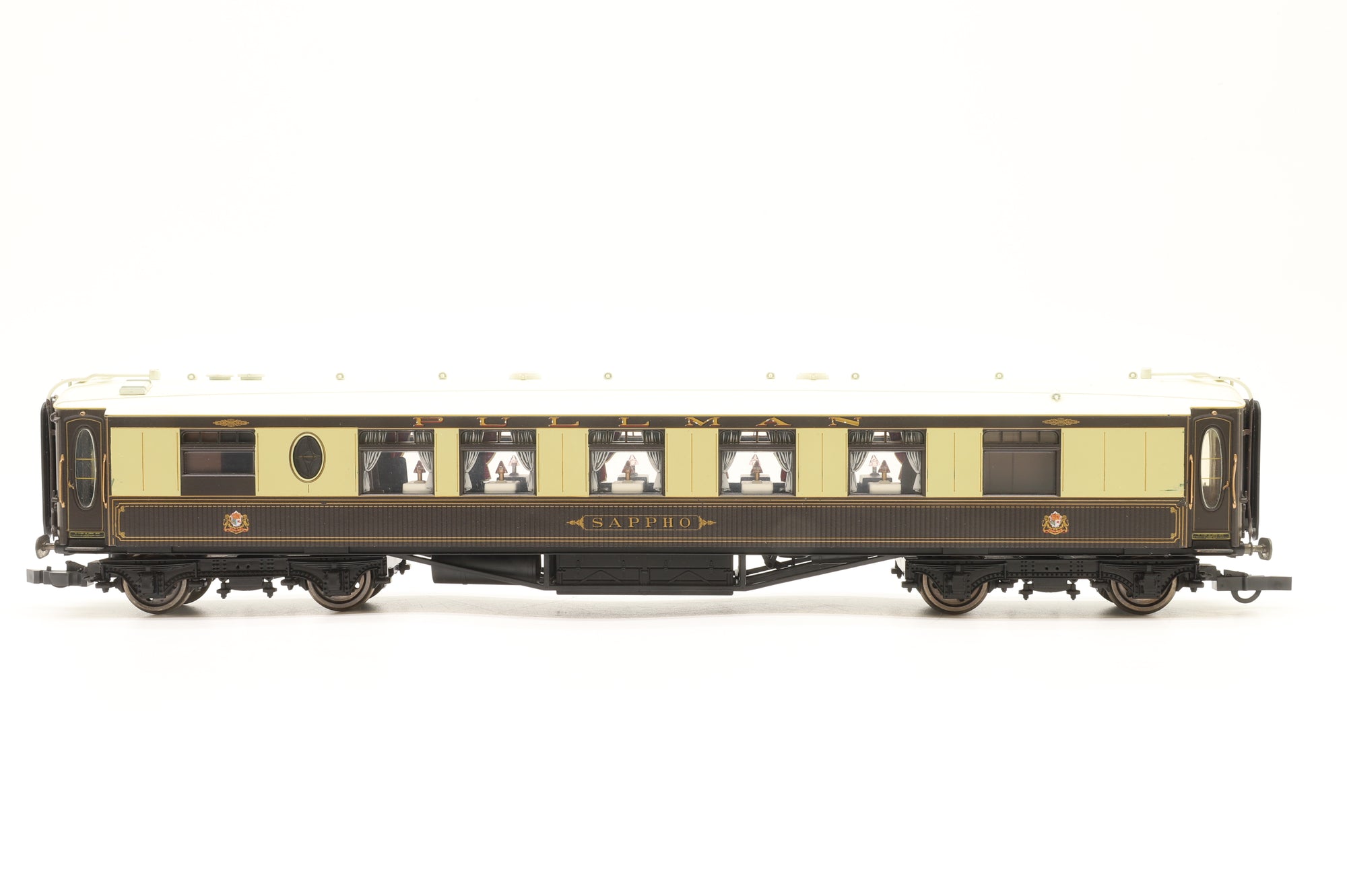 Hornby OO Rake of 7 White roof Pullmans