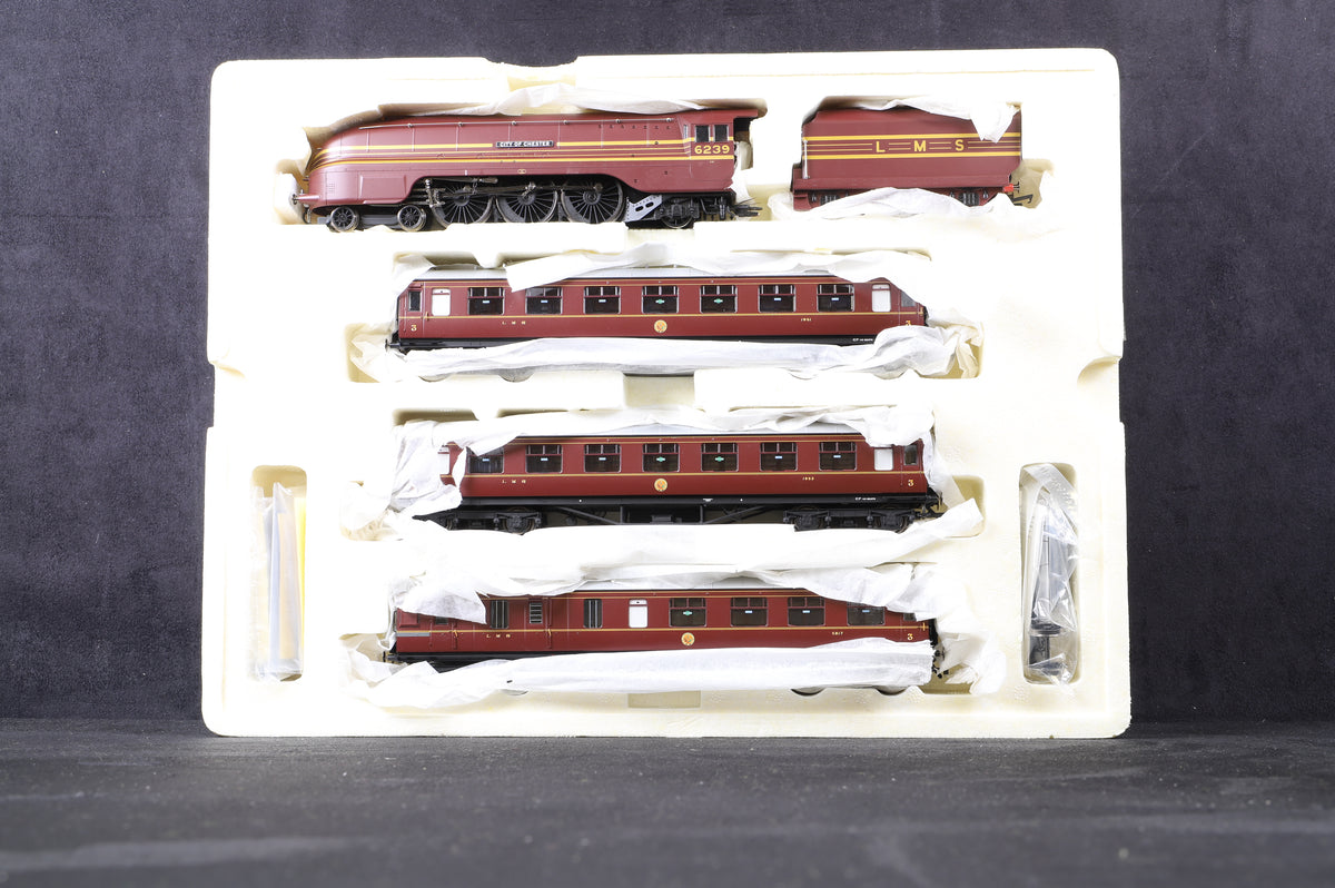 Hornby OO R2907 &#39;Days Of Red and Gold&#39; train pack with Coronation class 6239 &#39;City of Chester&#39; in and 3 LMS coaches Limited Edition 331/1000