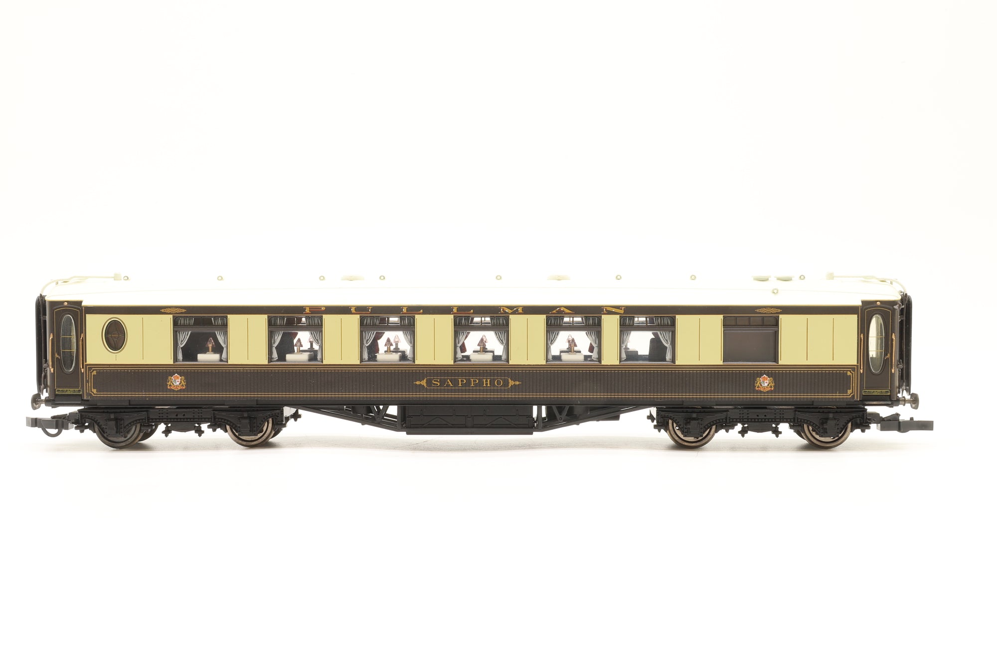 Hornby OO Rake of 7 White roof Pullmans