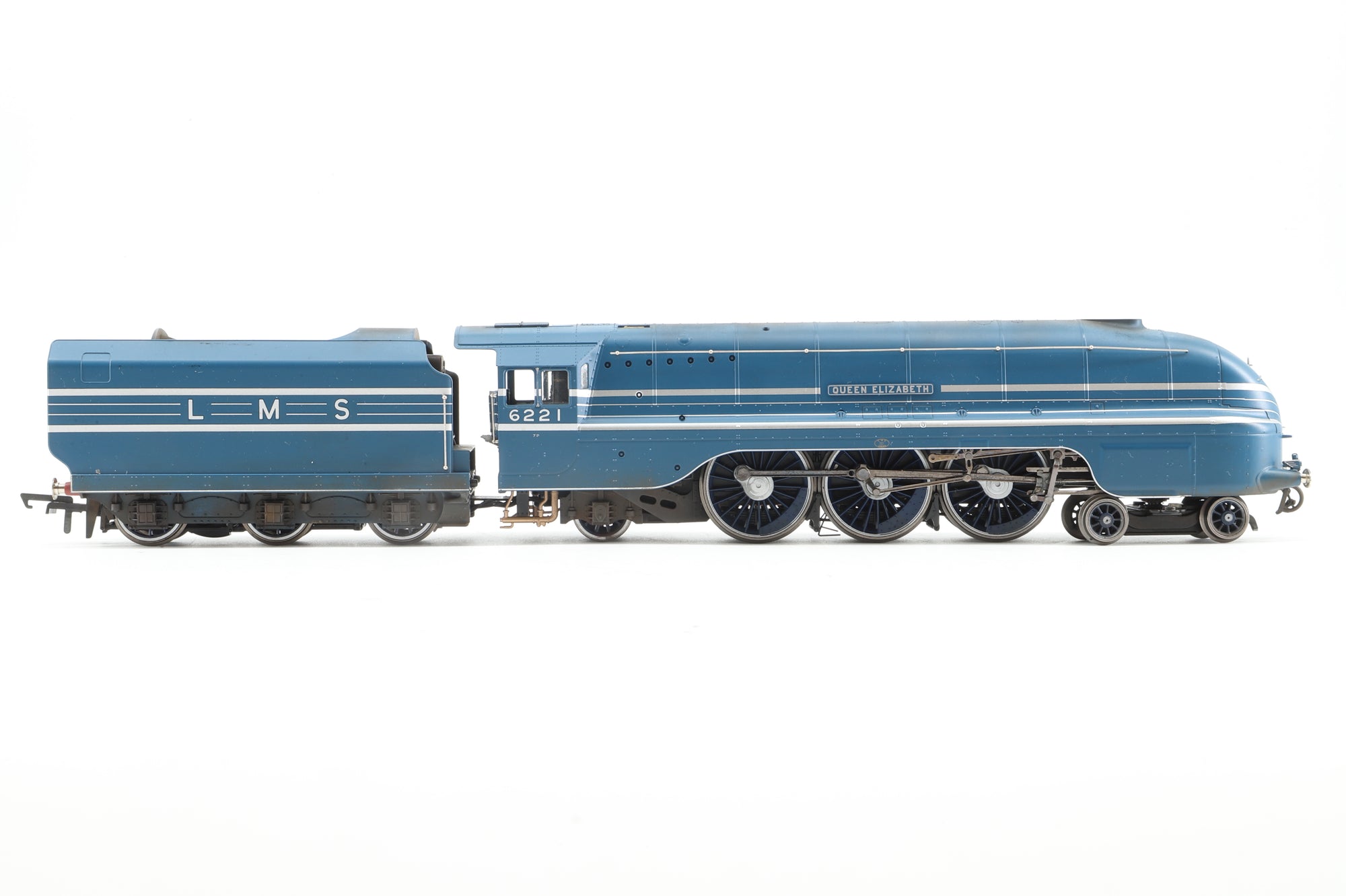 Hornby OO R3623 LMS Streamlined Princess Coronation Class 'Queen Elizabeth' '6221', DCC Sound, Weathered