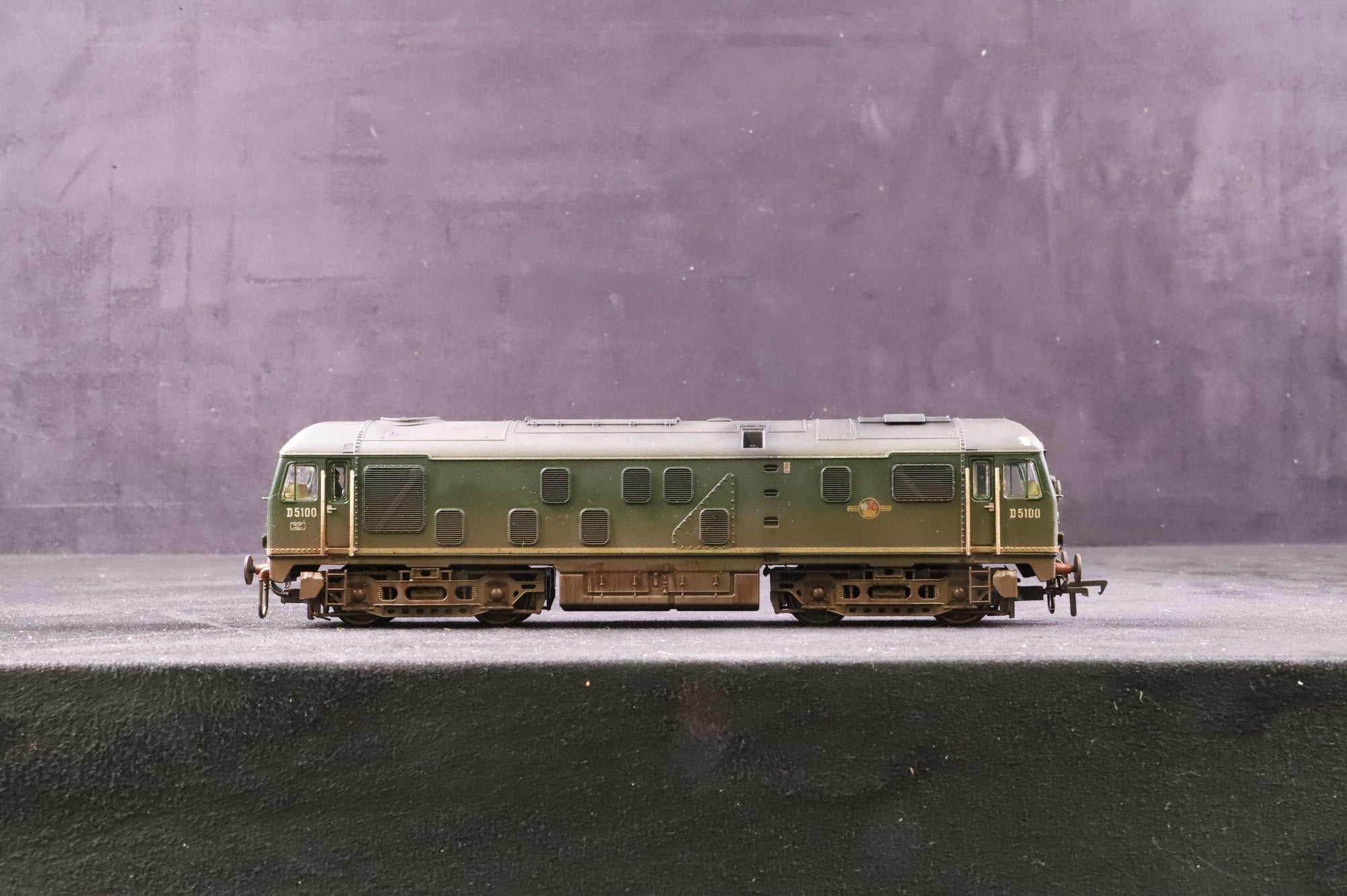 Bachmann OO 32-430B Class 24 'D5061' BR Green Weathered