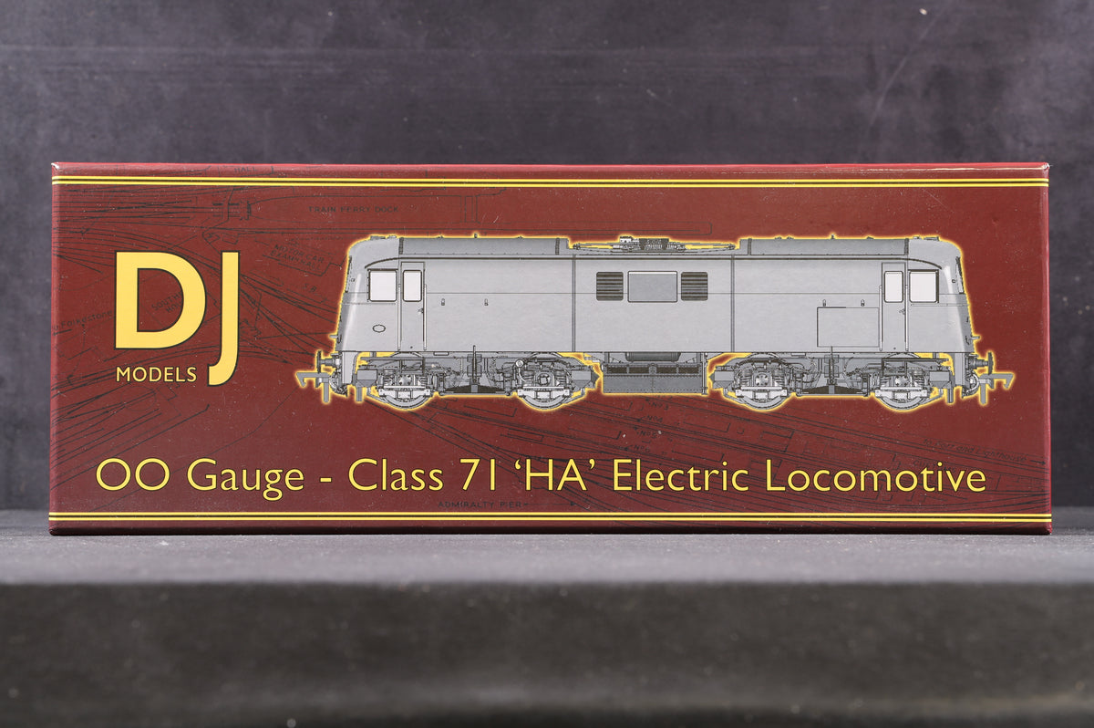 DJ MOdels OO 0071-002HAT Class 71 &#39;E5015&#39; BR Southern Region Light Green With Full Golden Arrow Headboards, Arrows &amp; Flags Excl. Hattons