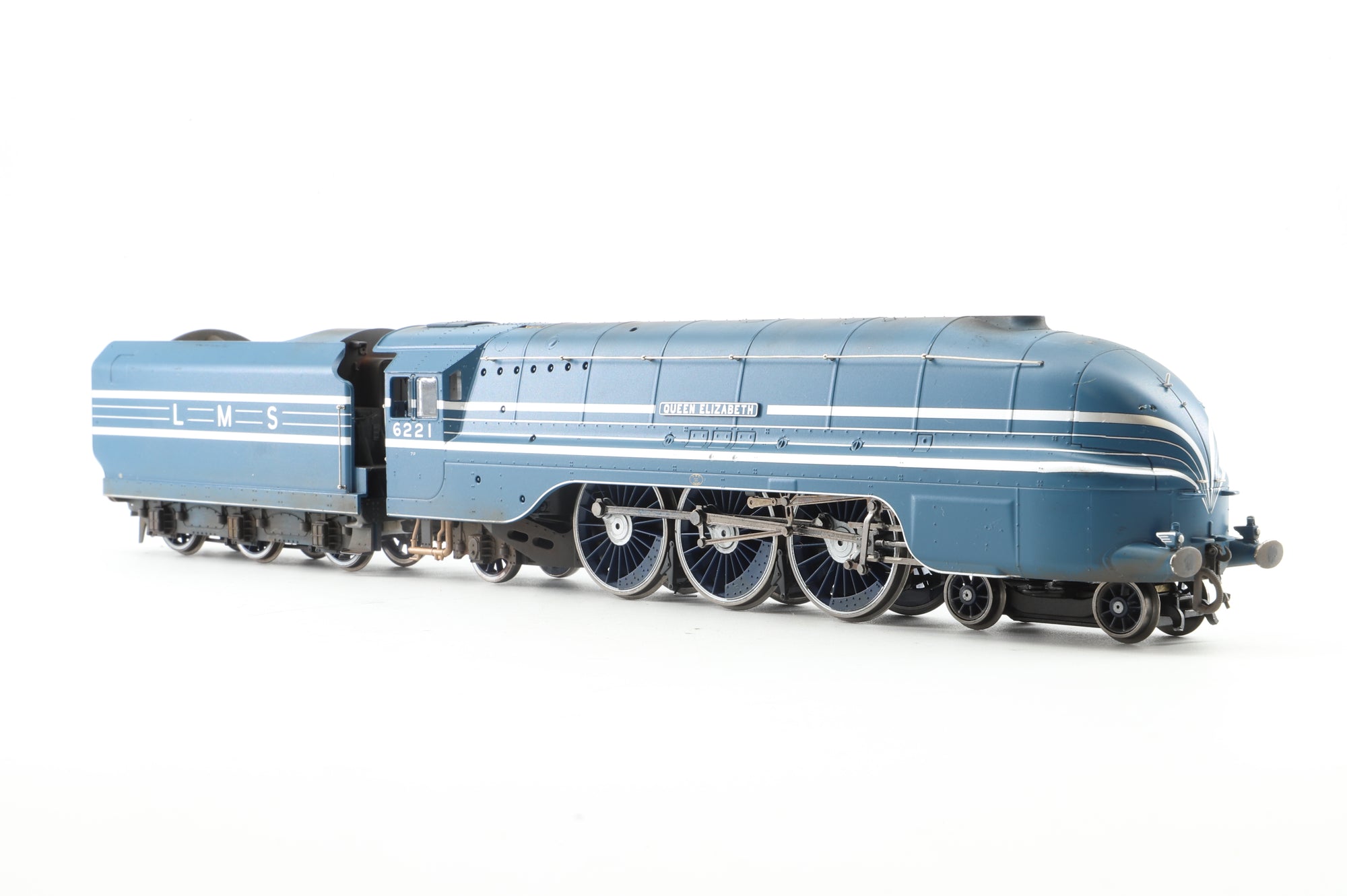 Hornby OO R3623 LMS Streamlined Princess Coronation Class 'Queen Elizabeth' '6221', DCC Sound, Weathered