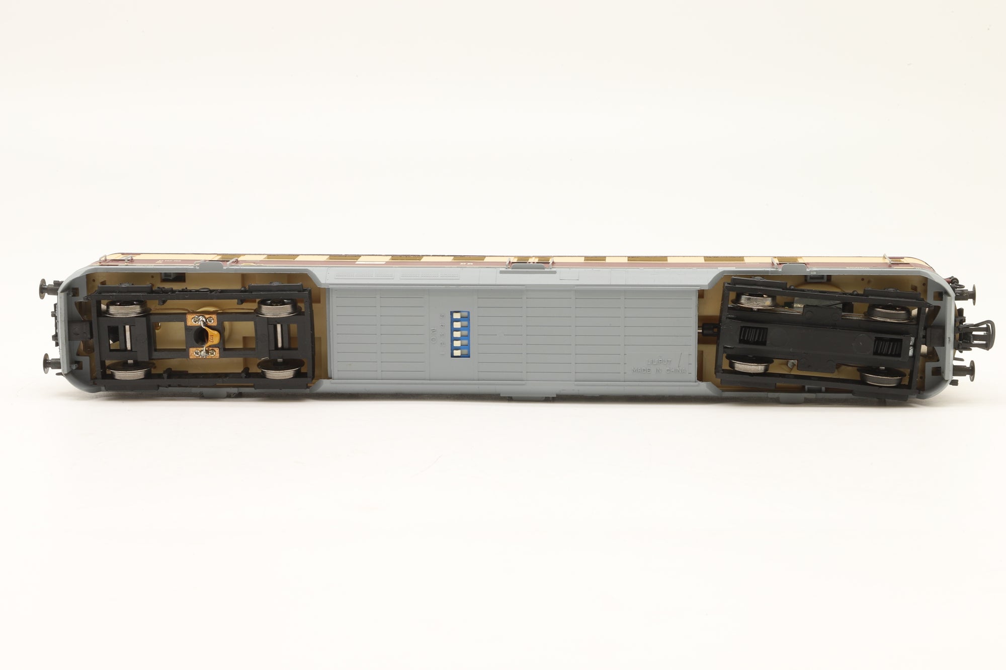Liliput HO L112502 Class VT137/VS145 Diesel-Electric Railcar & Driving Trailer German DDR Maroon & Cream DCC Fitted