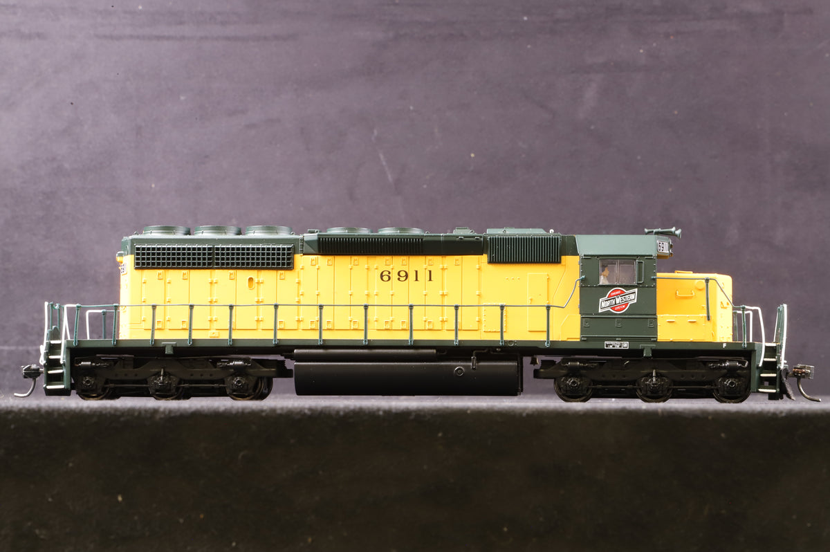 Broadway LTD HO 370 EMD SD40-2 No.6911 in C&amp;NW Livery - DCC Sound
