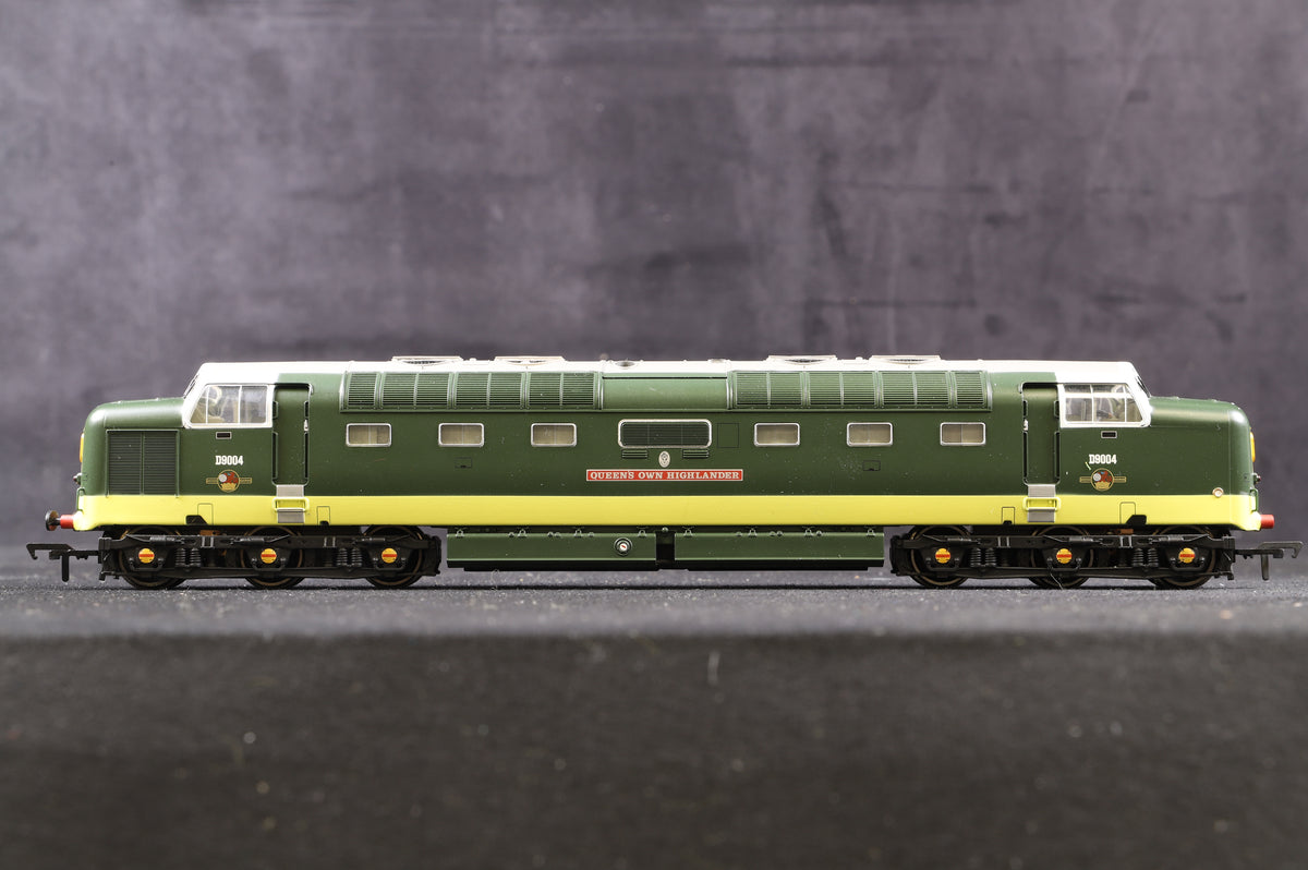 Bachmann OO 32-525 Class 55 Deltic &#39;D9004&#39; &#39;Queens Own Highlander&#39; BR Green