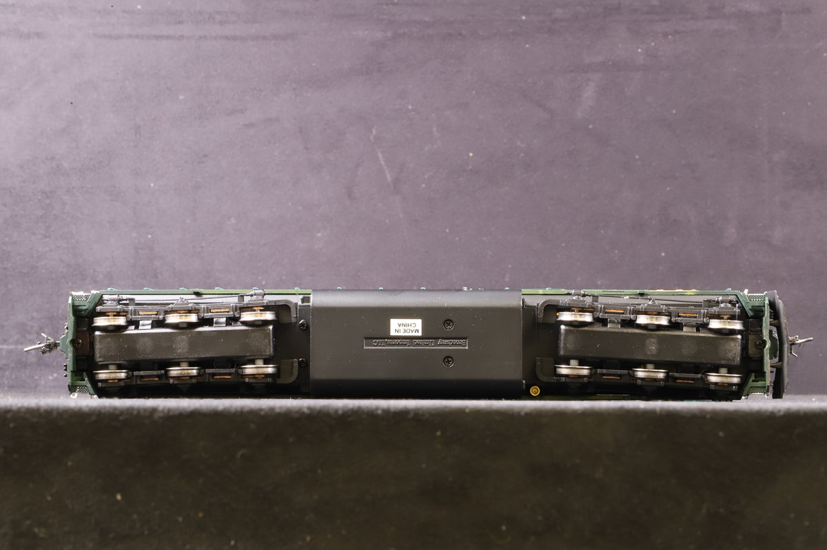 Broadway LTD HO 370 EMD SD40-2 No.6911 in C&amp;NW Livery - DCC Sound