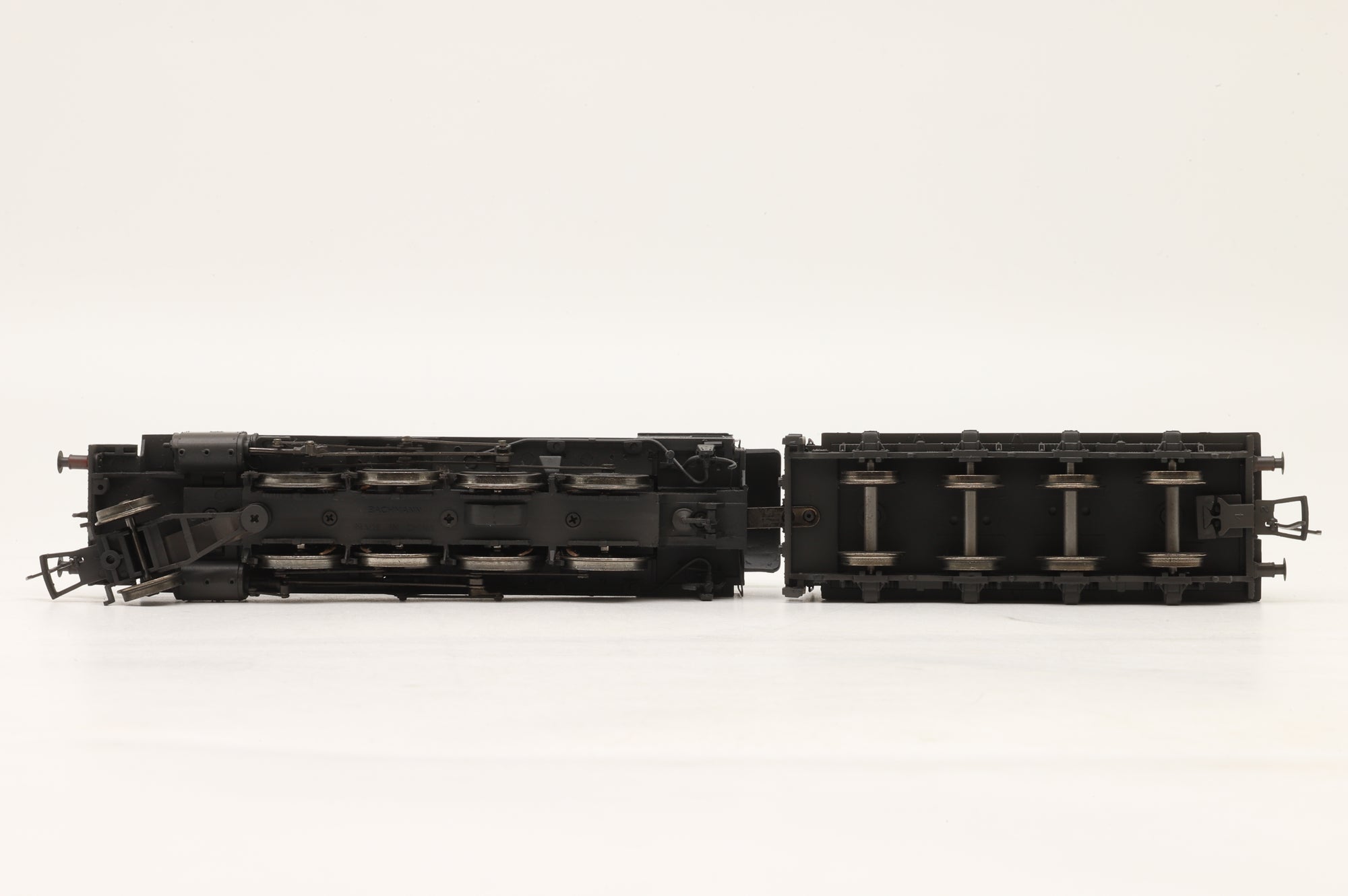 Bachmann OO 32-259 WD Austerity '90630' BR Black L/C Weathered