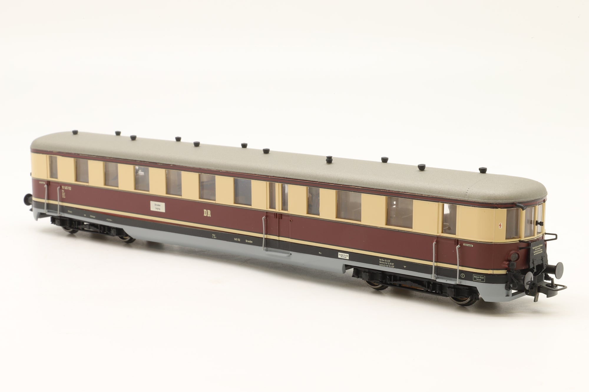 Liliput HO L112502 Class VT137/VS145 Diesel-Electric Railcar & Driving Trailer German DDR Maroon & Cream DCC Fitted