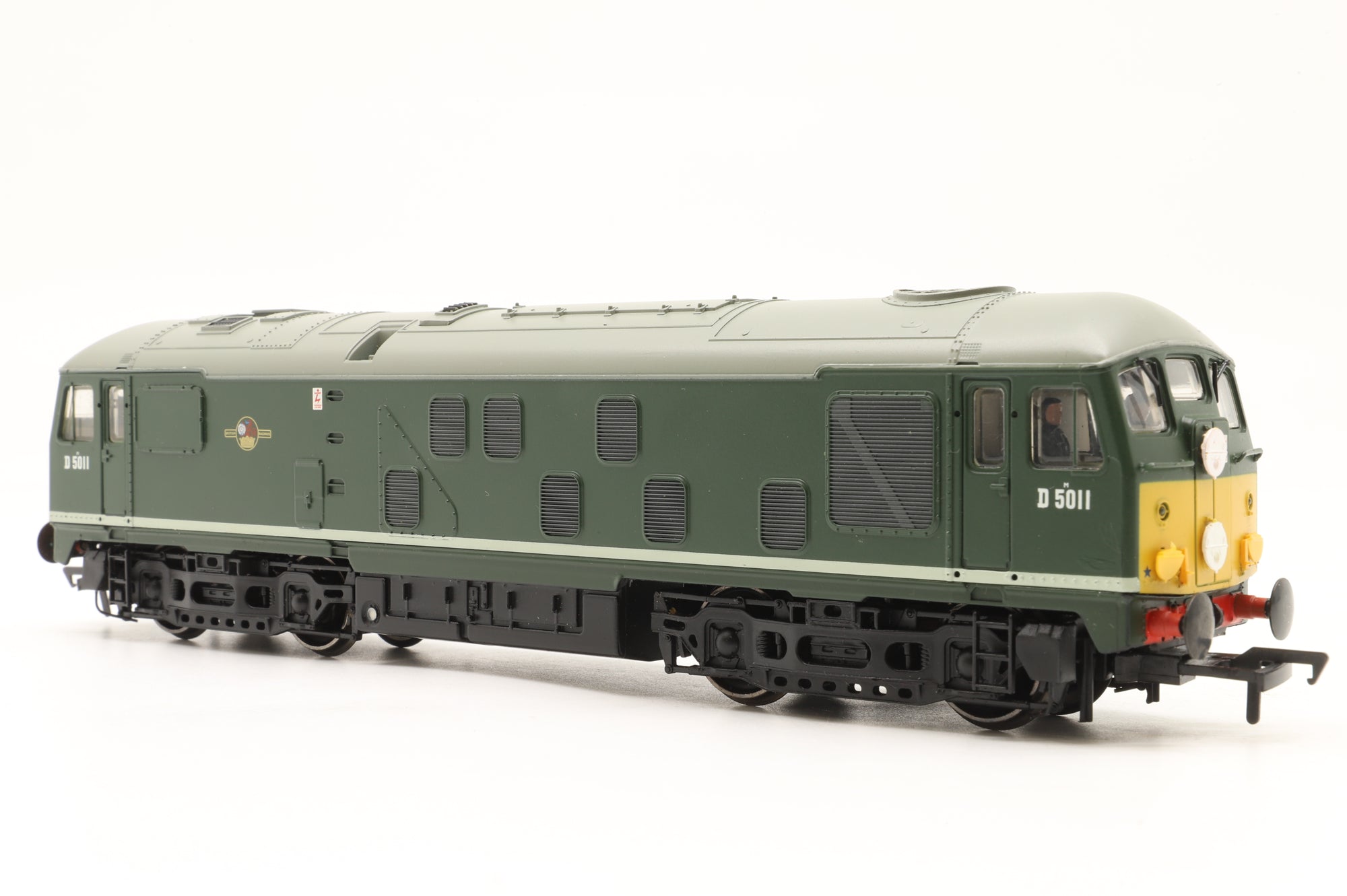 Bachmann OO 32-429 Class 24 D5011 in BR Green w/ SYPs