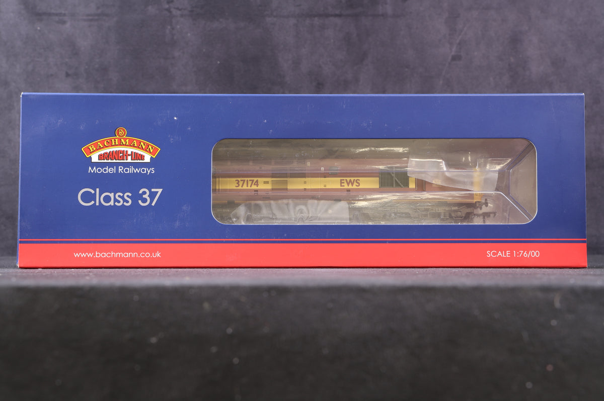 Bachmann OO 32-786 Class 37/0 &#39;37174&#39; EWS Domino Headcode, Weathered