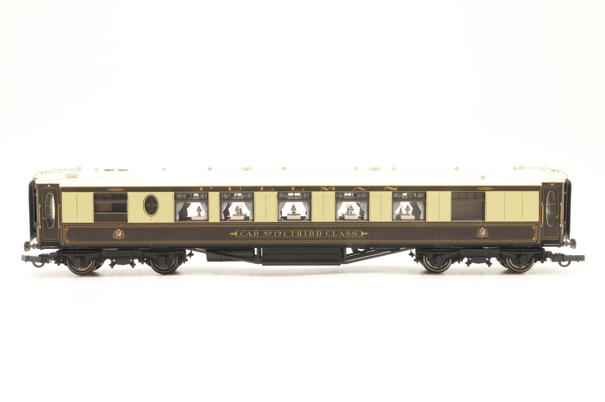Hornby OO Rake of 7 White roof Pullmans