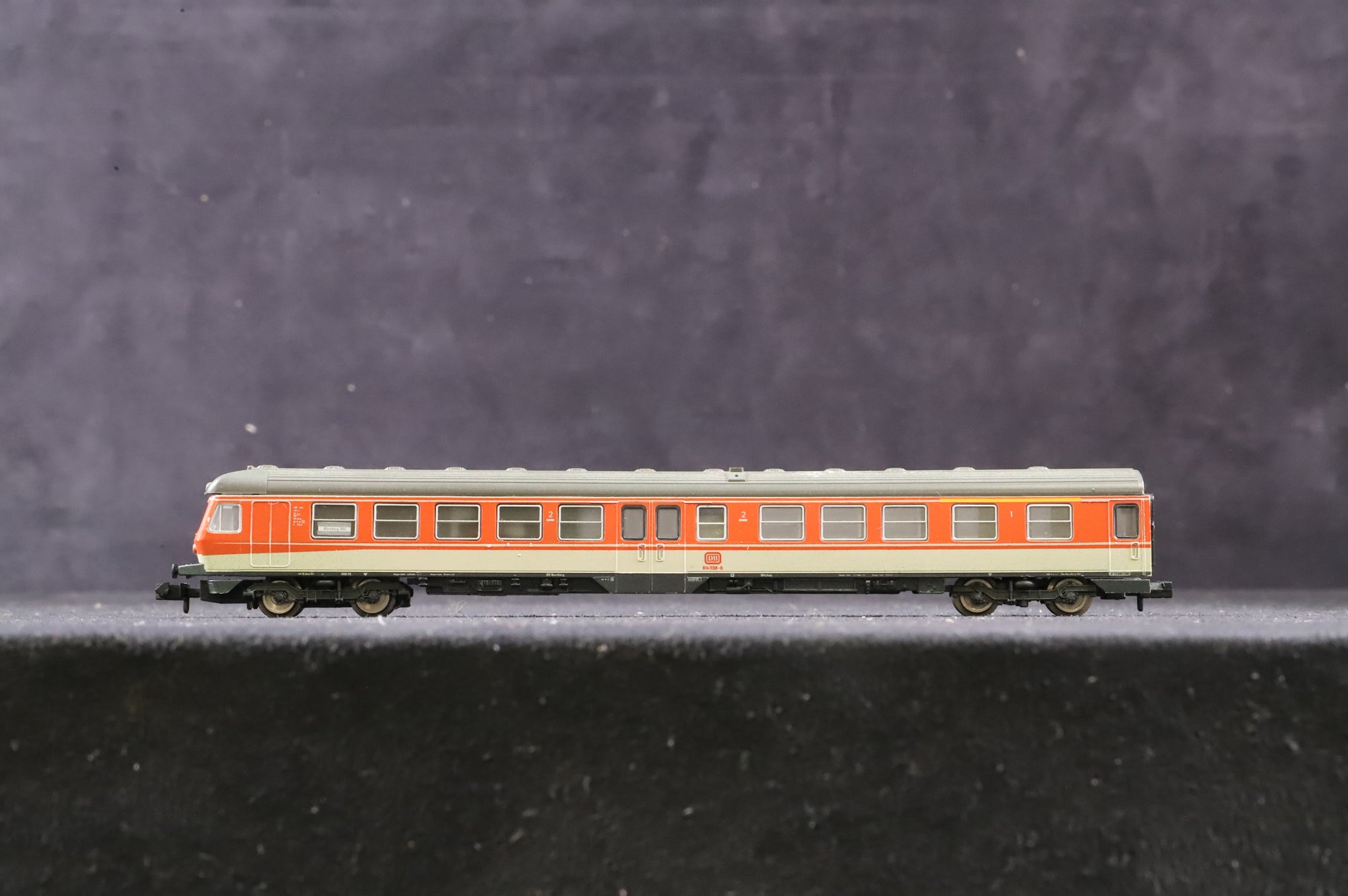 Fleischmann N Gauge 7430 DB 614 DMU in DB Red and White