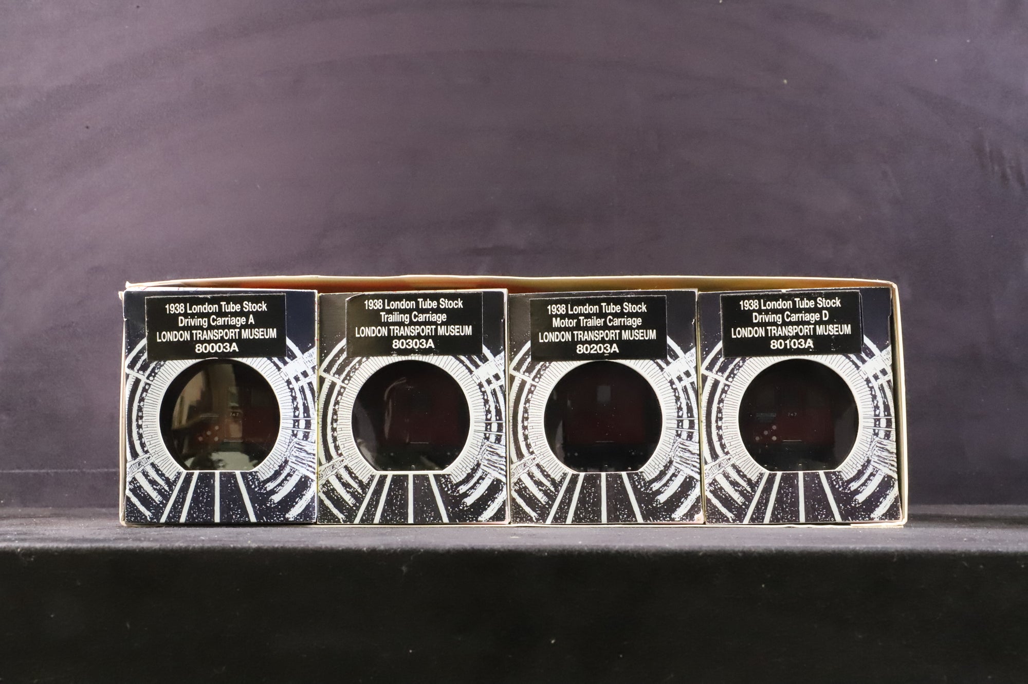 Exclusive First Editions/Gilbow 1:76 Static Model 1938 Preserved Tube Stock 4 Car EMU in London Transport Red