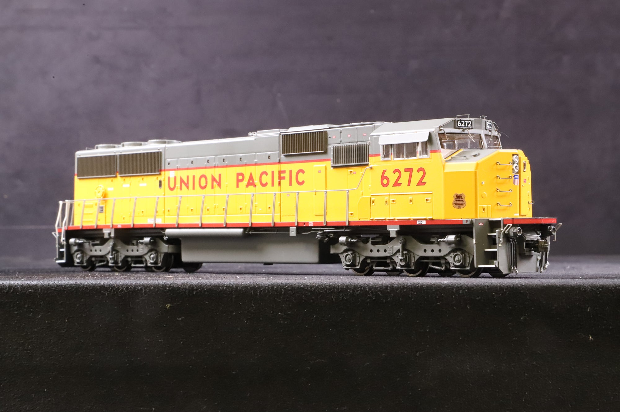 WORKSHOP HO G98024 SD60M No.6272 in Union Pacific Livery - DCC Sound
