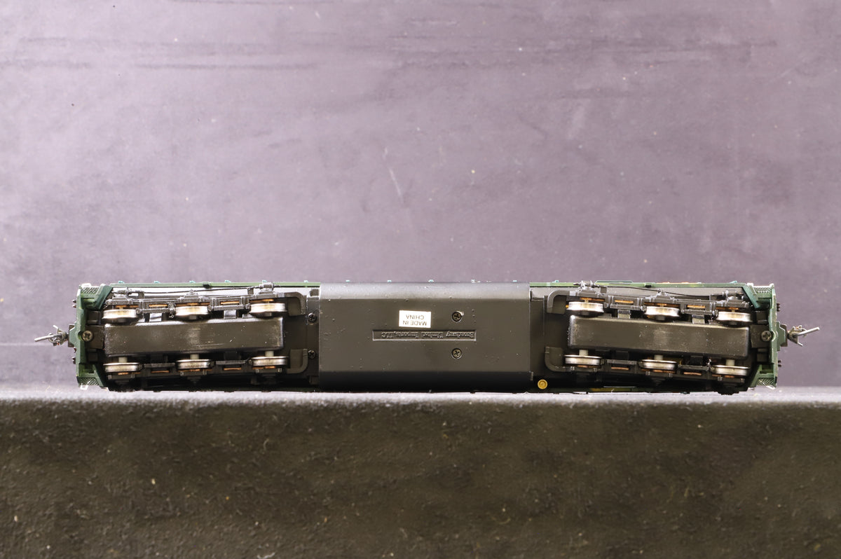 Broadway LTD HO 368 EMD SD40-2 No.6882 in C&amp;NW Livery - DCC Sound