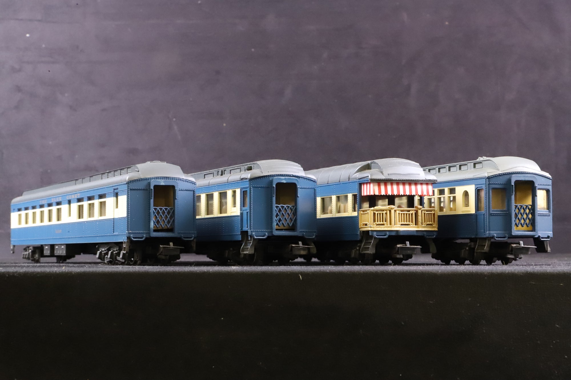 Rivarossi HO 2644/5/7/8 Rake of 4 Pullman 'Blue Comet' Coaches