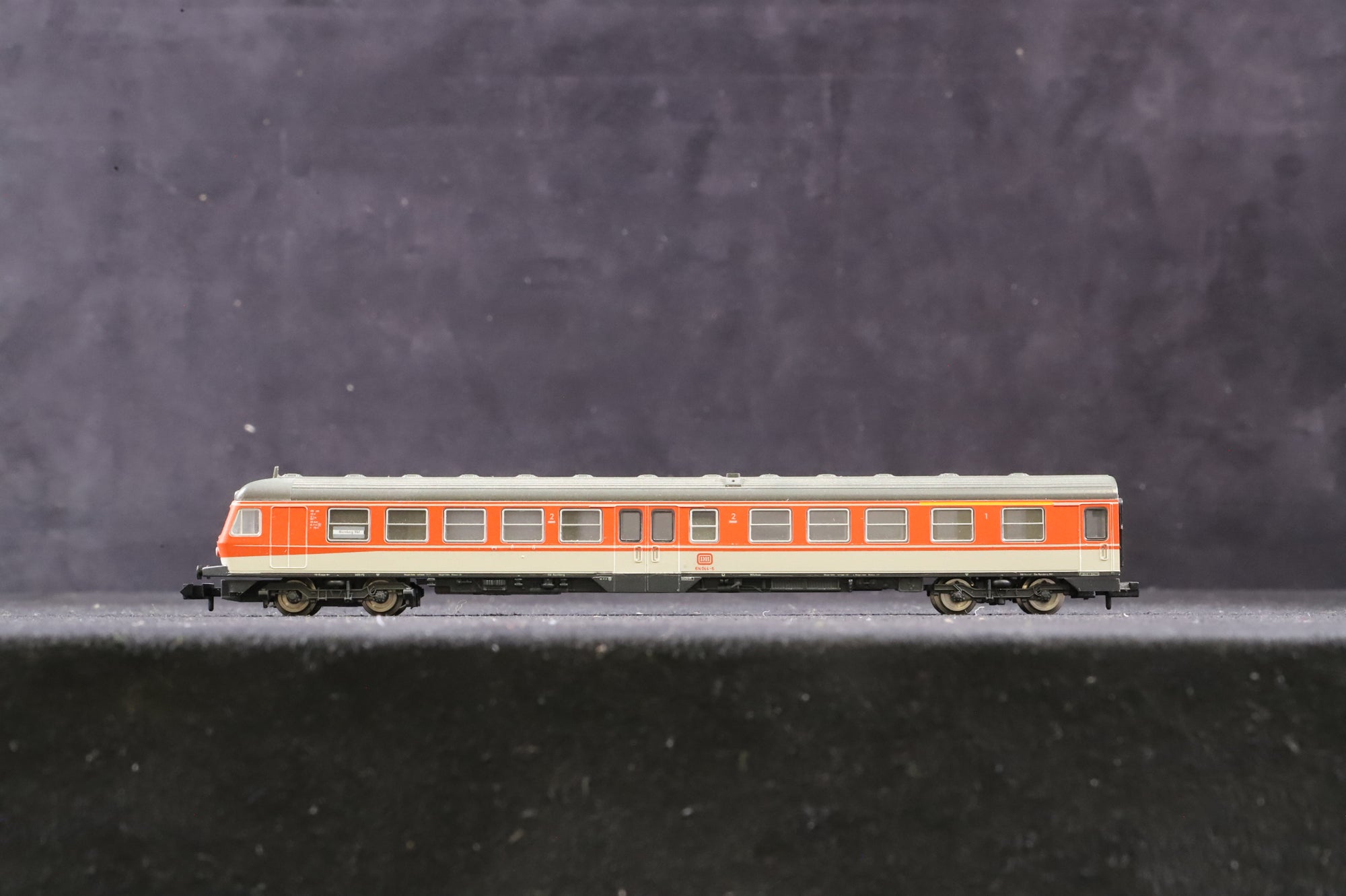 Fleischmann N Gauge 7430 DB 614 DMU in DB Red and White