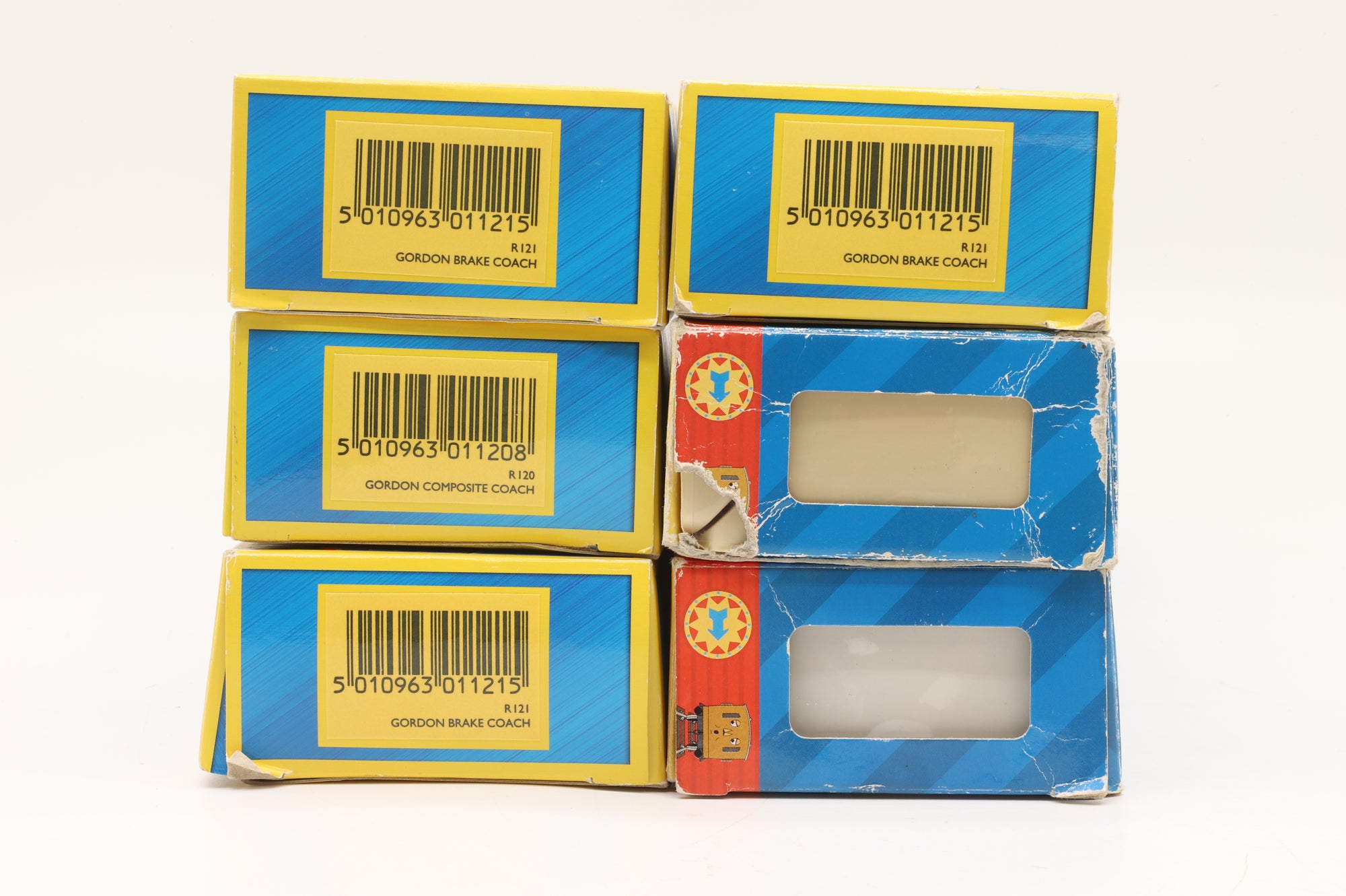 Hornby Thomas & Friends OO Rake of 6x Gordon Coaches