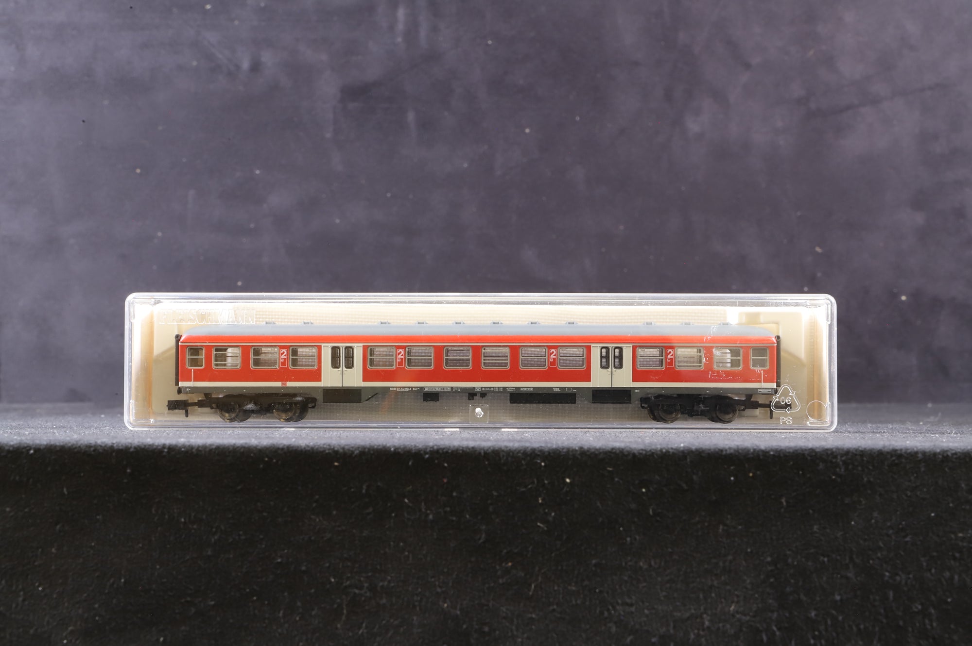 Fleischmann N Rake Of 6 Red DB Coaches Inc. 8148x4, 8147 & 8146