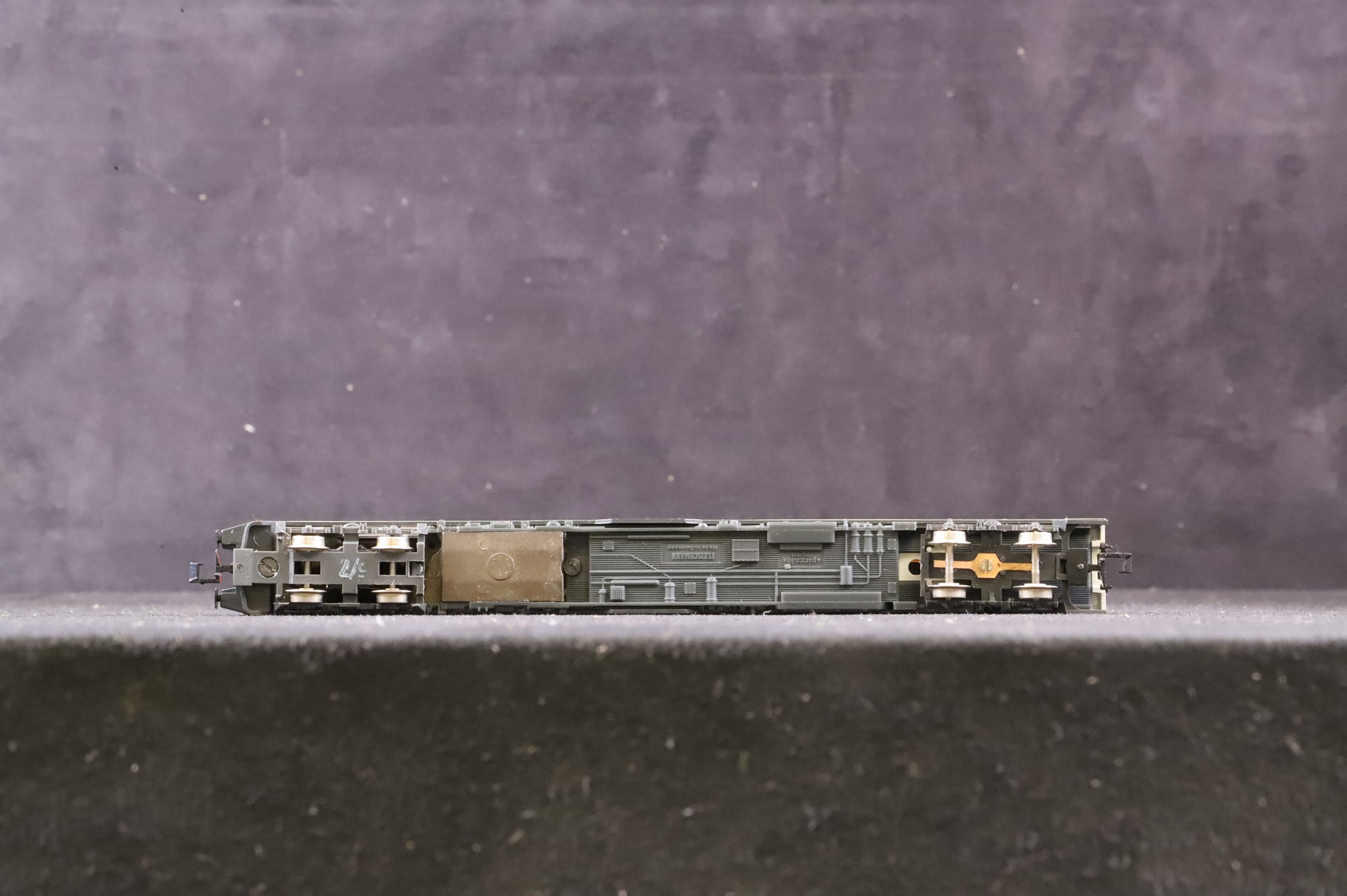 Fleischmann N Gauge 7430 DB 614 DMU in DB Red and White