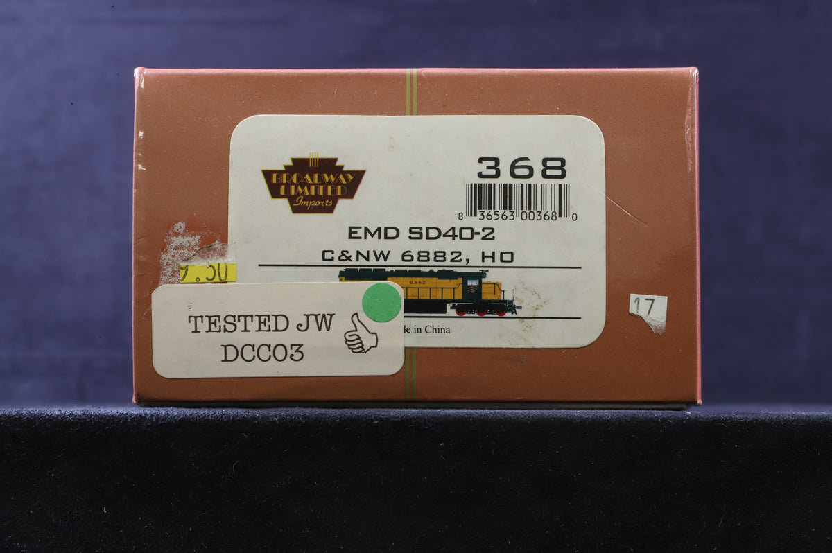 Broadway LTD HO 368 EMD SD40-2 No.6882 in C&amp;NW Livery - DCC Sound