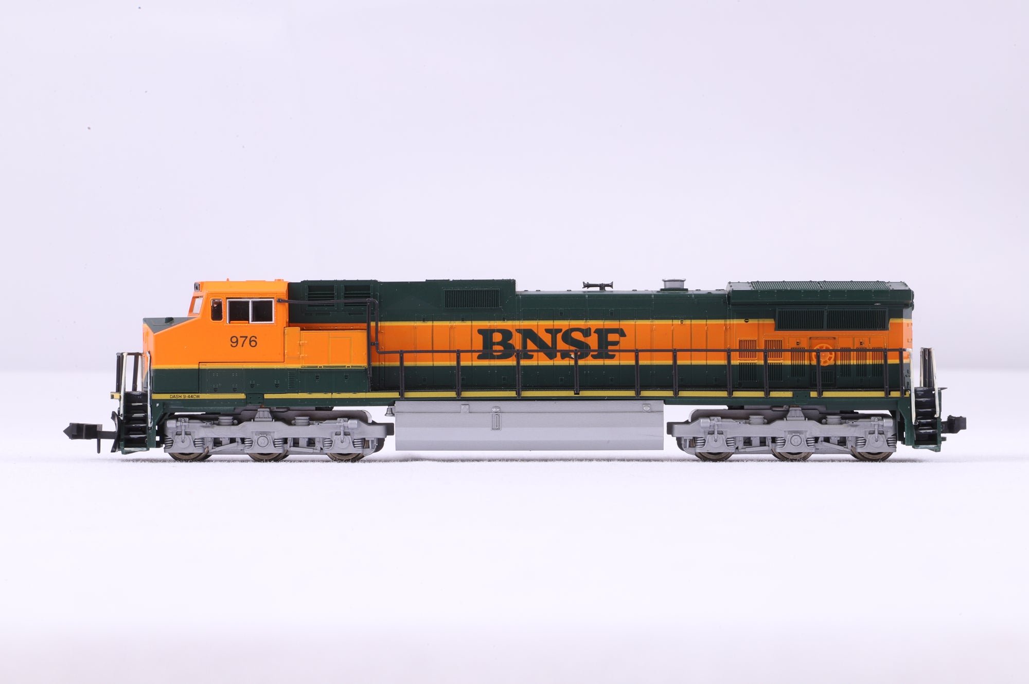 Kato N 176-3801 C44-9W BNSF '976'