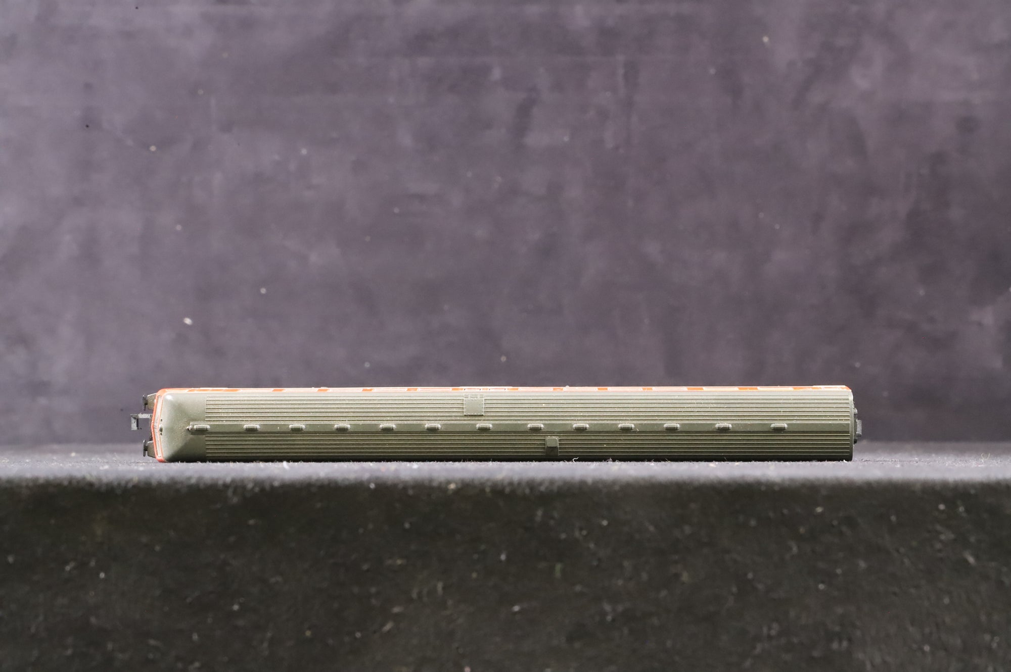 Fleischmann N Gauge 7430 DB 614 DMU in DB Red and White