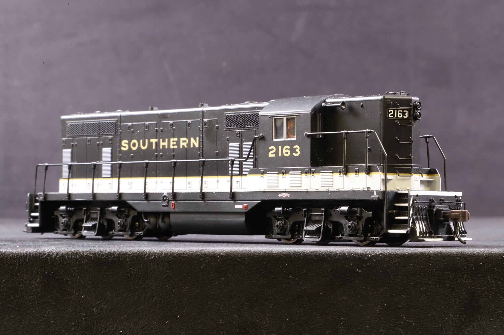 Atlas HO 8568-LN EMD GP-7 No.8567 in Southern Livery