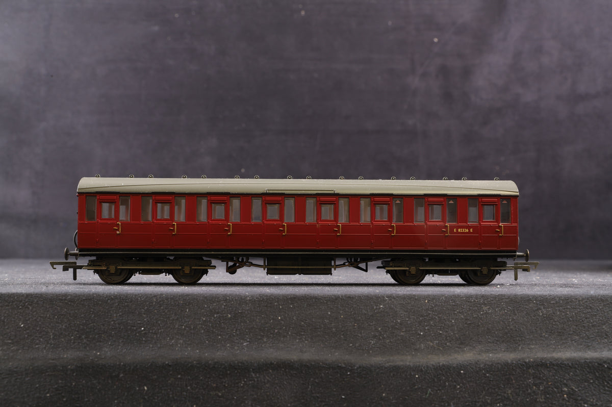 Hornby OO Rake Of 6 LNER Suburban Coaches BR Maroon