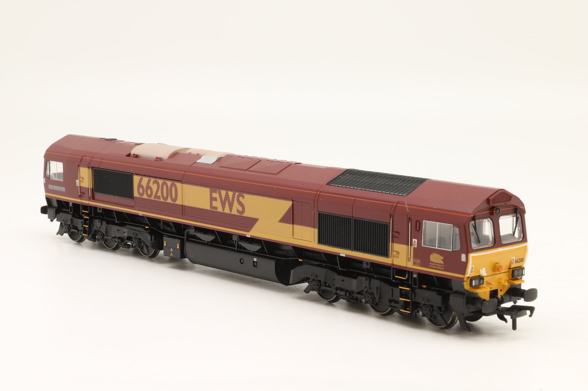 Bachmann OO 32-730 Class 66 Diesel '66200' 'Railway Heritage Committee' EWS DCC Fitted