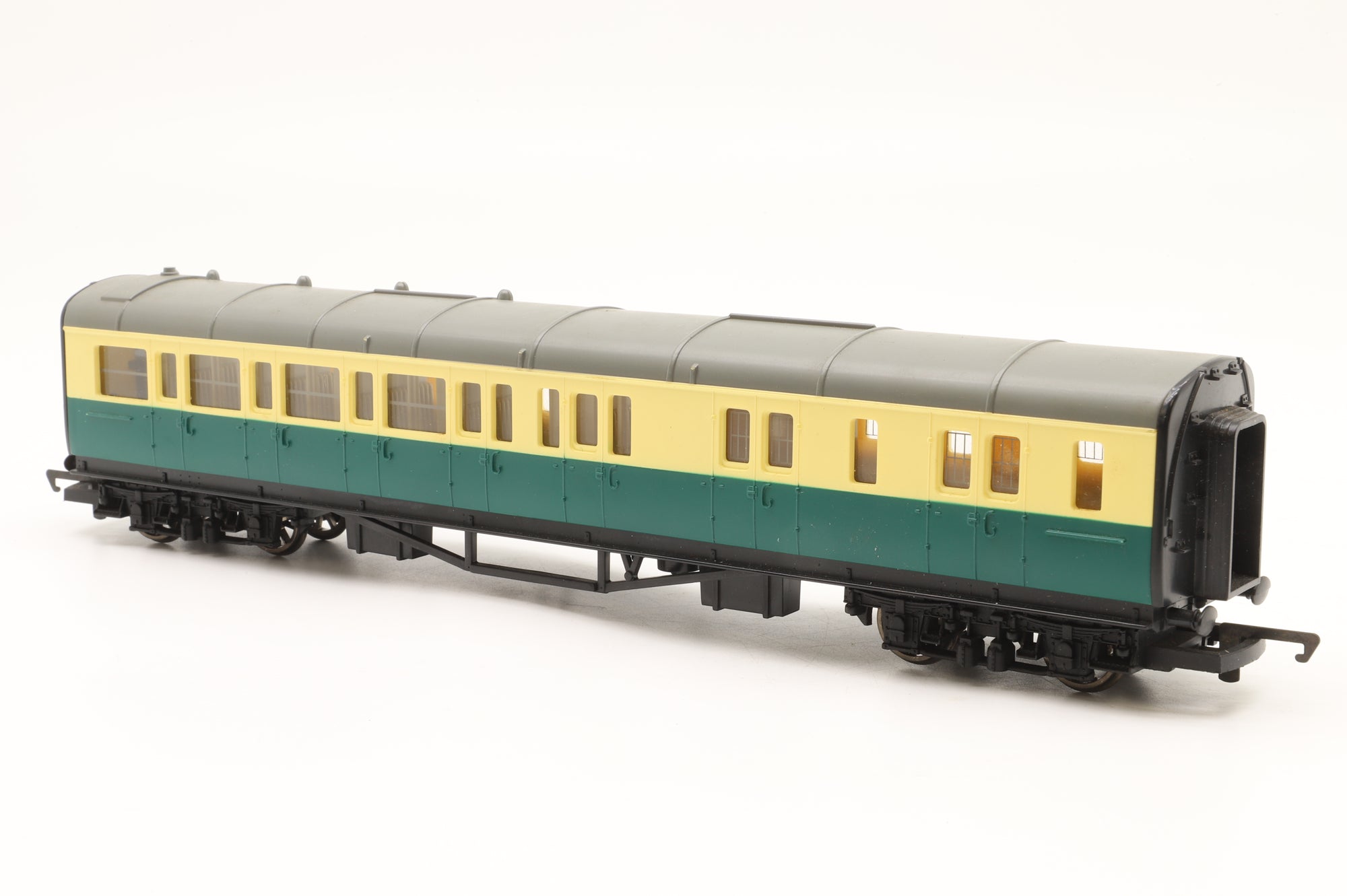Hornby Thomas & Friends OO Rake of 6x Gordon Coaches