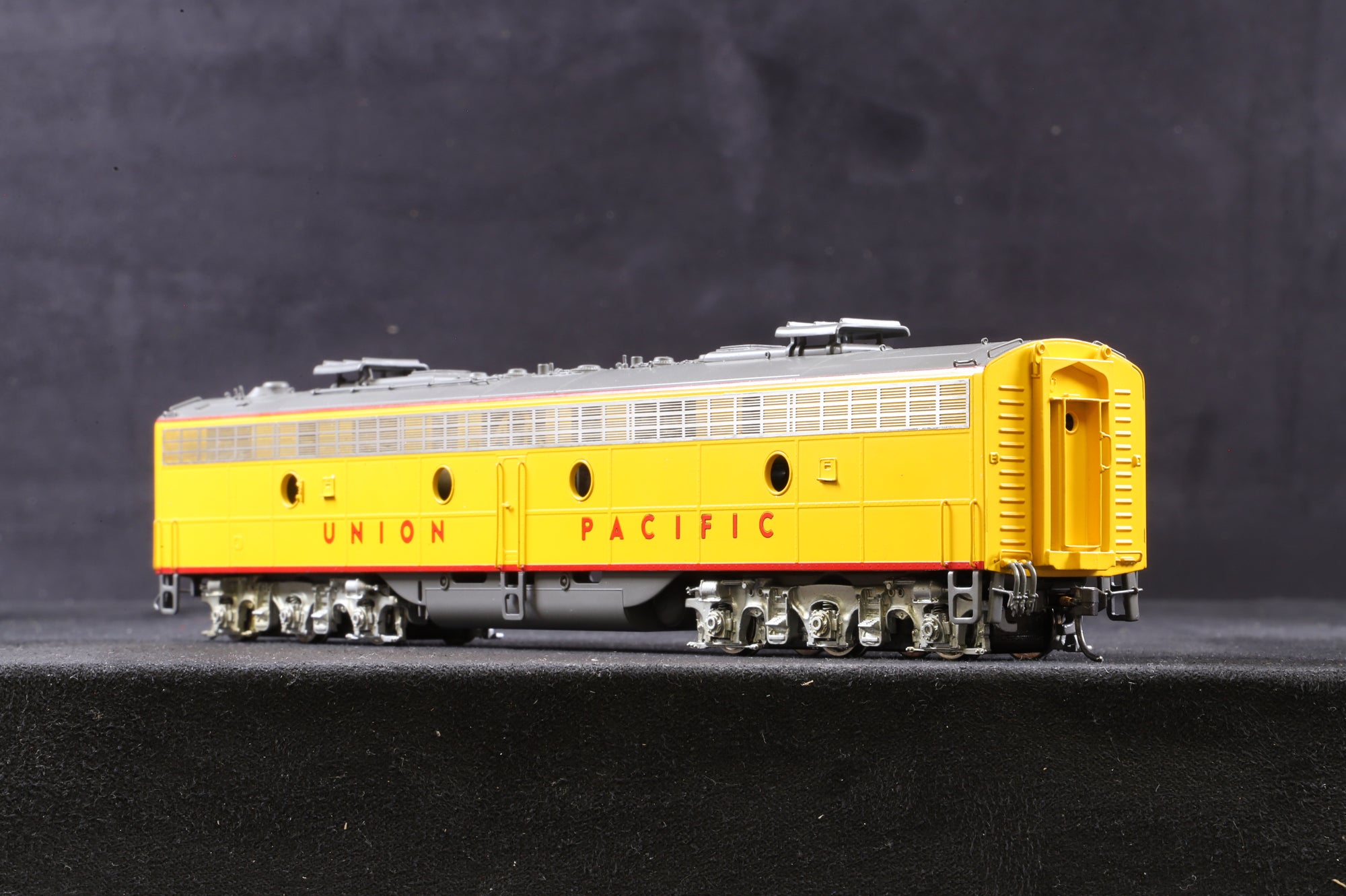 Samhongsa/Oriental Ltd. HO Brass EMD E8B 225OHP U.P.Ver.Painted