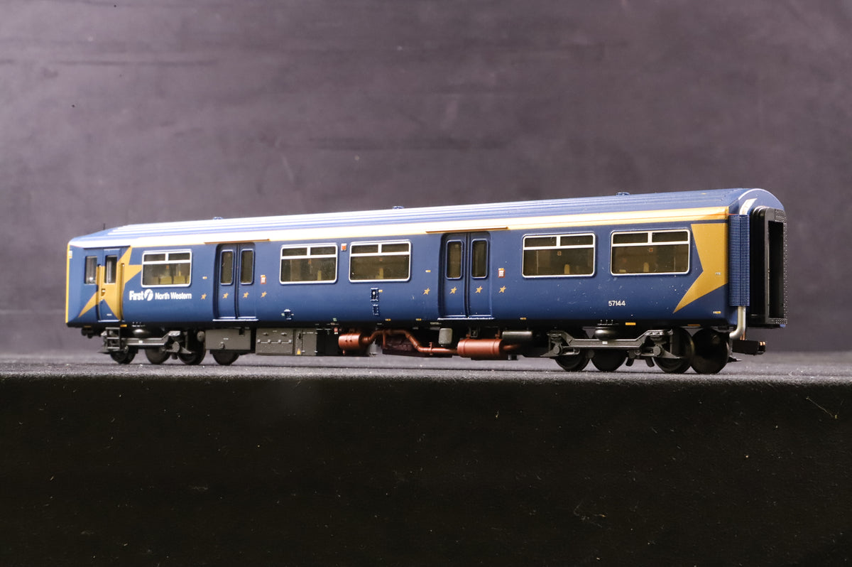 Bachmann OO 32-925 Class 150/1 150144 2 Car DMU in First North Western Livery