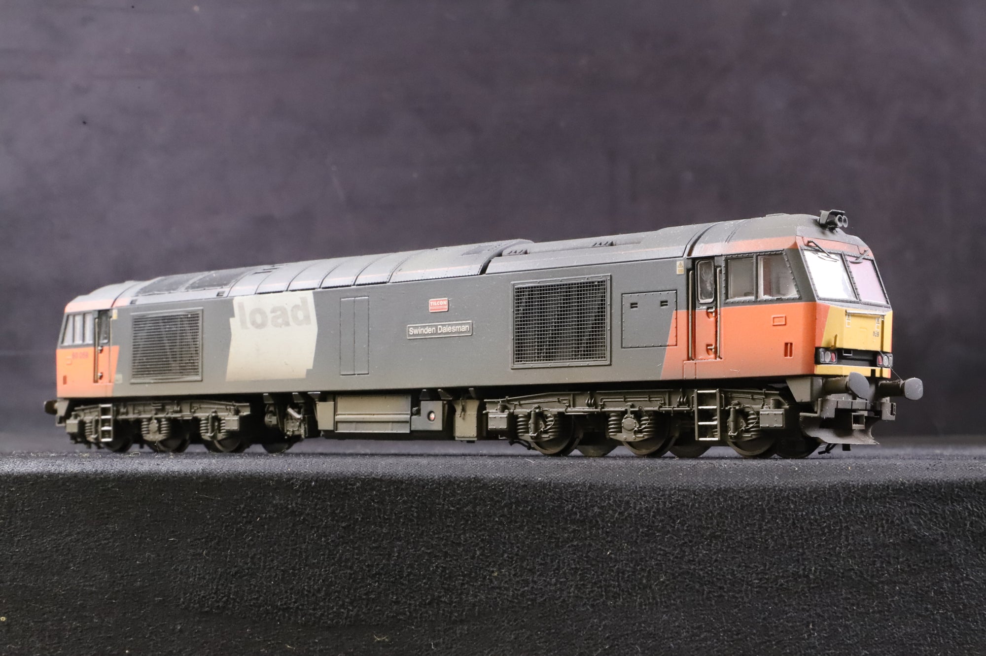 Hornby OO Class 60 60059 'Swinden Dalesman' in Load Haul Black/Orange - Weathered