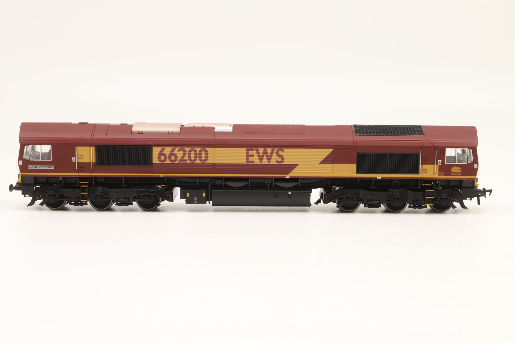 Bachmann OO 32-730 Class 66 Diesel '66200' 'Railway Heritage Committee' EWS DCC Fitted