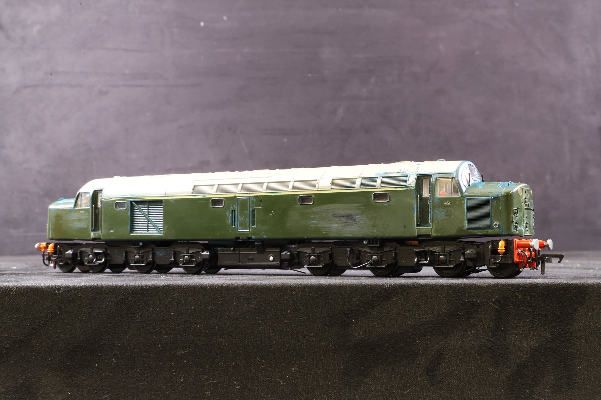 WORKSHOP Bachmann OO 32-480 Class 40 Diesel 'D248' BR Green/ Blue Repainted