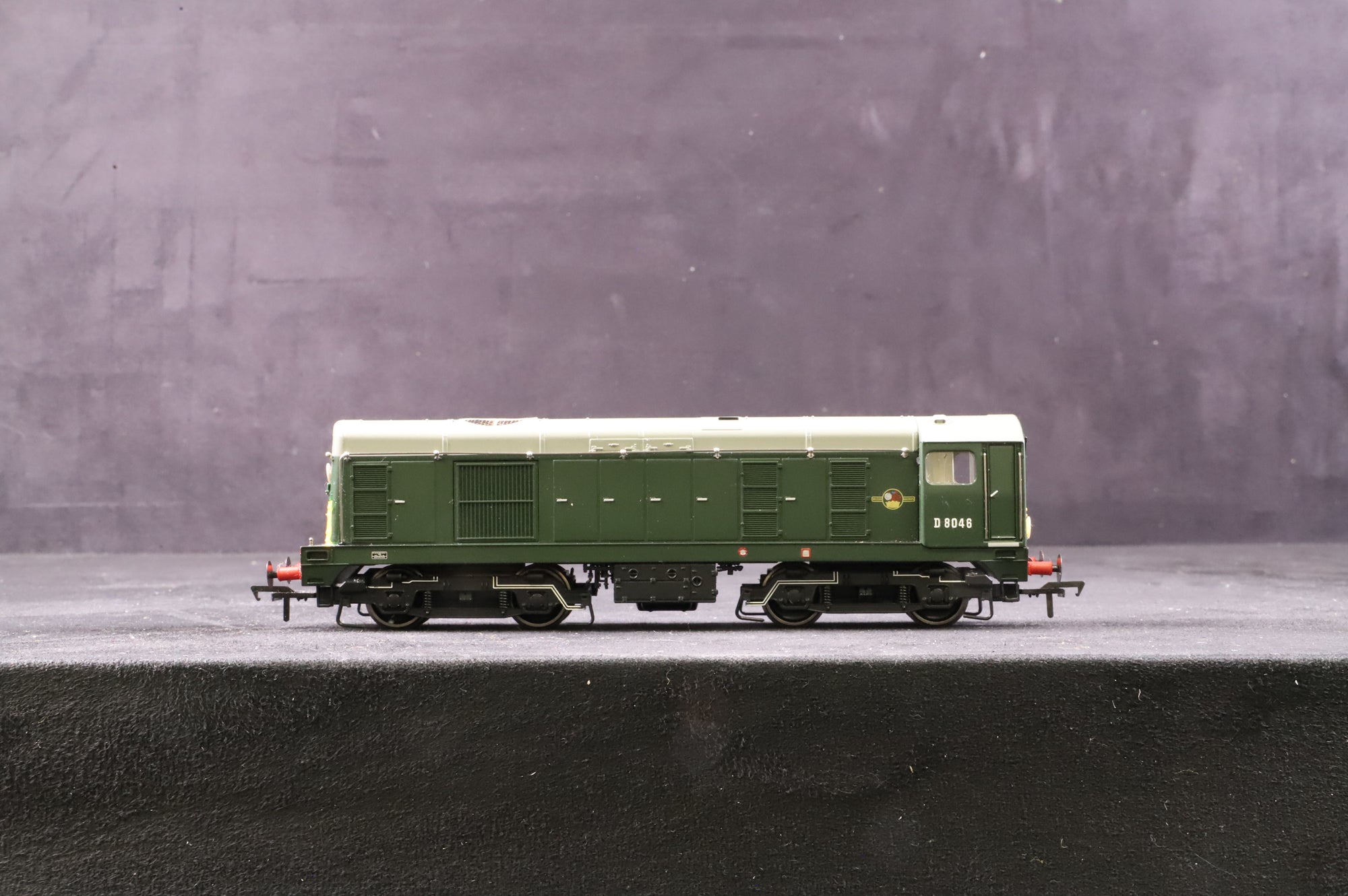 Bachmann OO 32-027A Class 20 Diesel 'D8046' BR Green SYP
