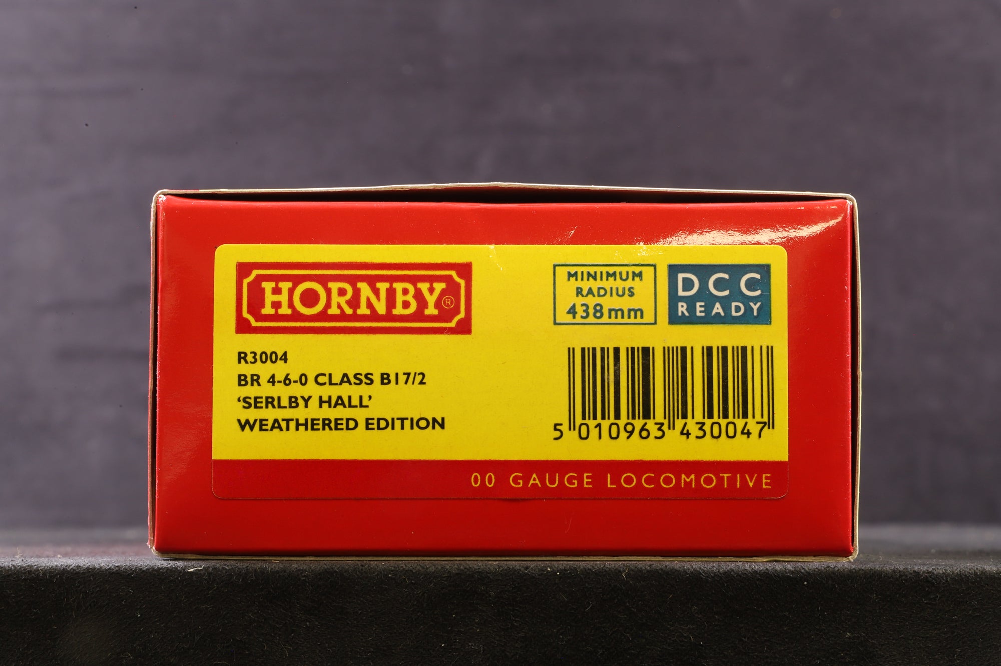 Hornby OO R3004 B17/2 61631 'Sherlby Hall' in Lined BR Green w/ Early Crests - Weathered