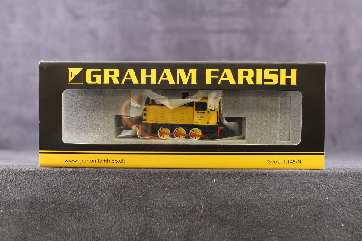 Graham Farish N 371-054 Class 04 Diesel Shunter &#39;D2332&#39; &#39;Lloyd&#39; NCB Yellow