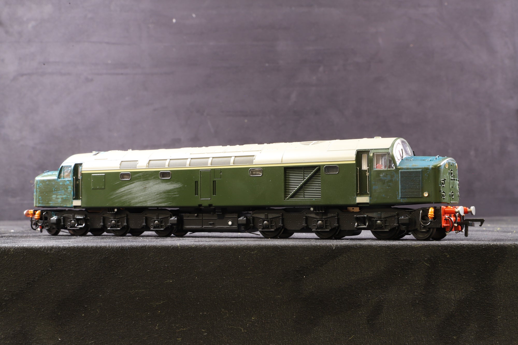 WORKSHOP Bachmann OO 32-480 Class 40 Diesel 'D248' BR Green/ Blue Repainted