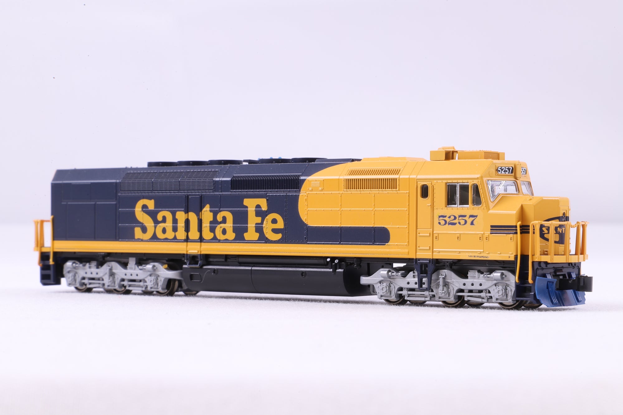 Kato N 176-9212 SDP40F Type IV-a AT&SF '5257'
