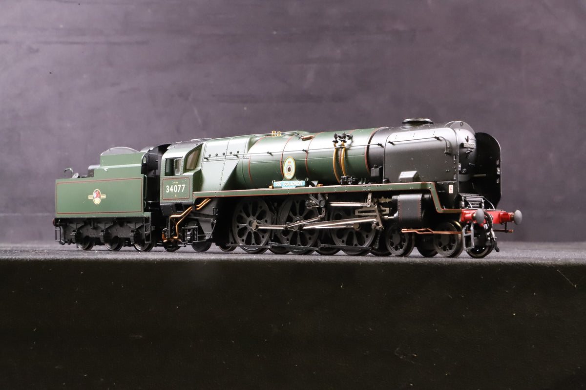 Hornby OO Battle of Britain Class 34077 &#39;603 Squadron&#39; in Lined BR Green w/ Late Crests