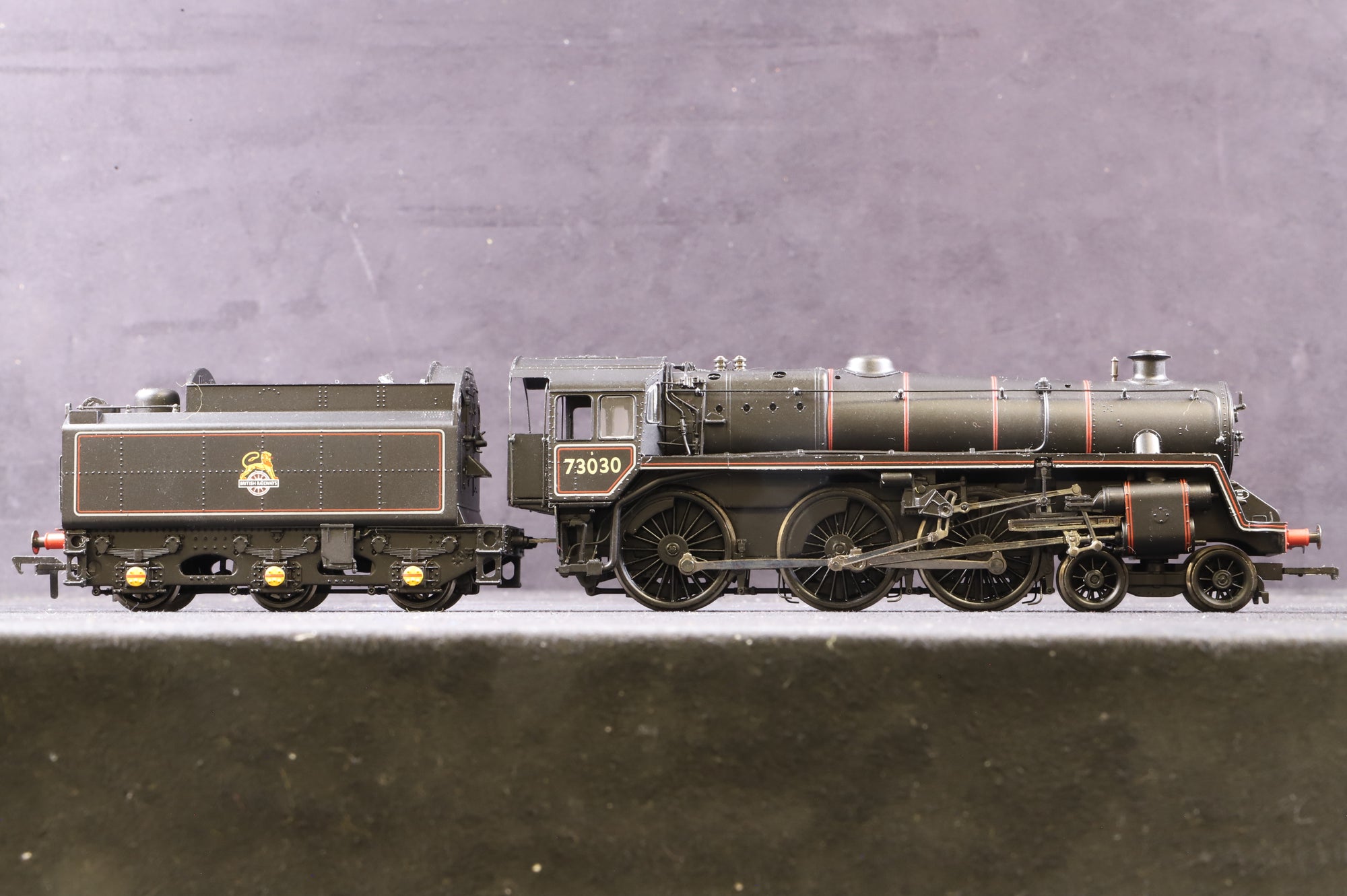 Bachmann OO 32-503 Standard 5MT 73030 in BR Black w/ BR1 Tender & Early Crests