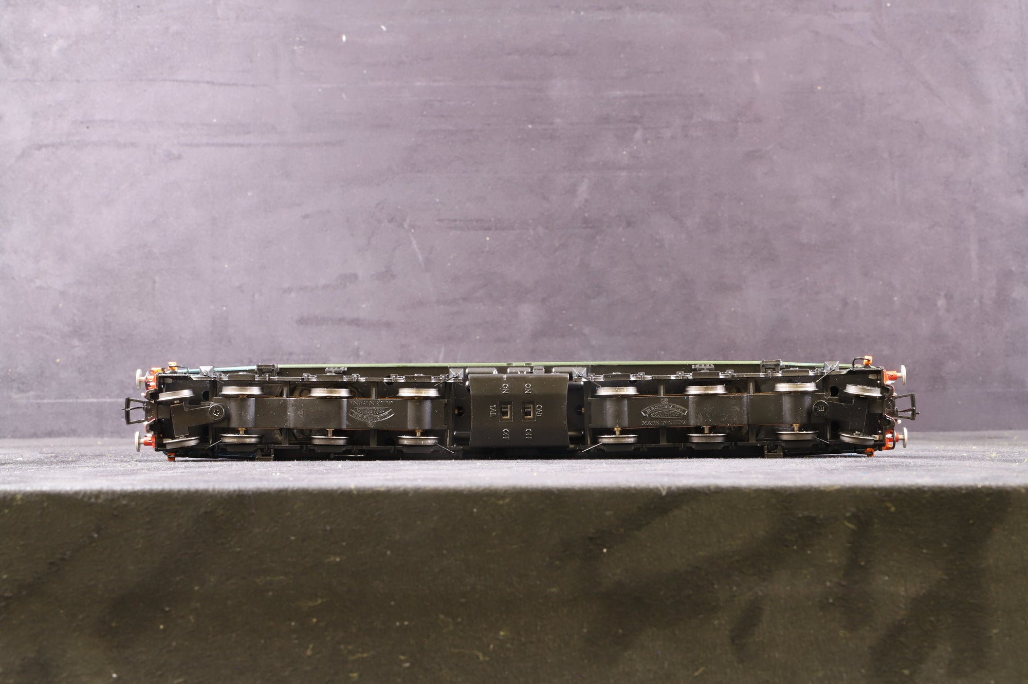 WORKSHOP Bachmann OO 32-480 Class 40 Diesel 'D248' BR Green/ Blue Repainted