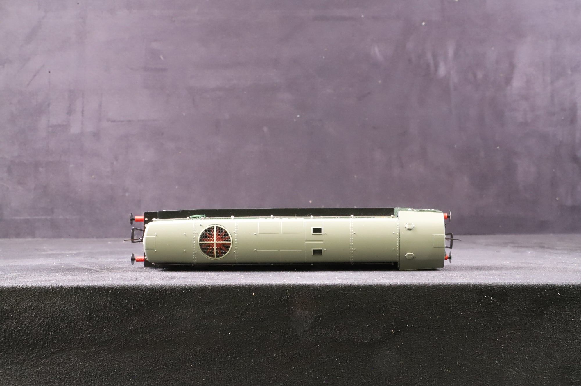 Bachmann OO 32-027A Class 20 Diesel 'D8046' BR Green SYP