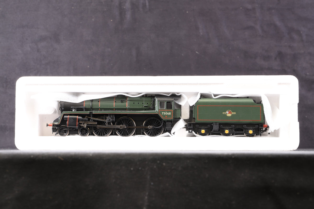 Bachmann OO 32-500 Standard Class 5MT &#39;73068&#39; BR Green L/C BR1C Tender