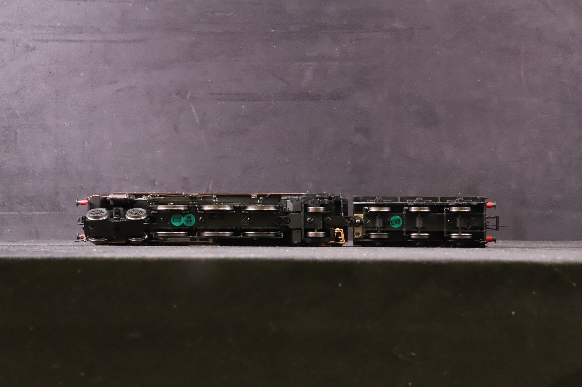 Hornby OO Battle of Britain Class 34077 '603 Squadron' in Lined BR Green w/ Late Crests